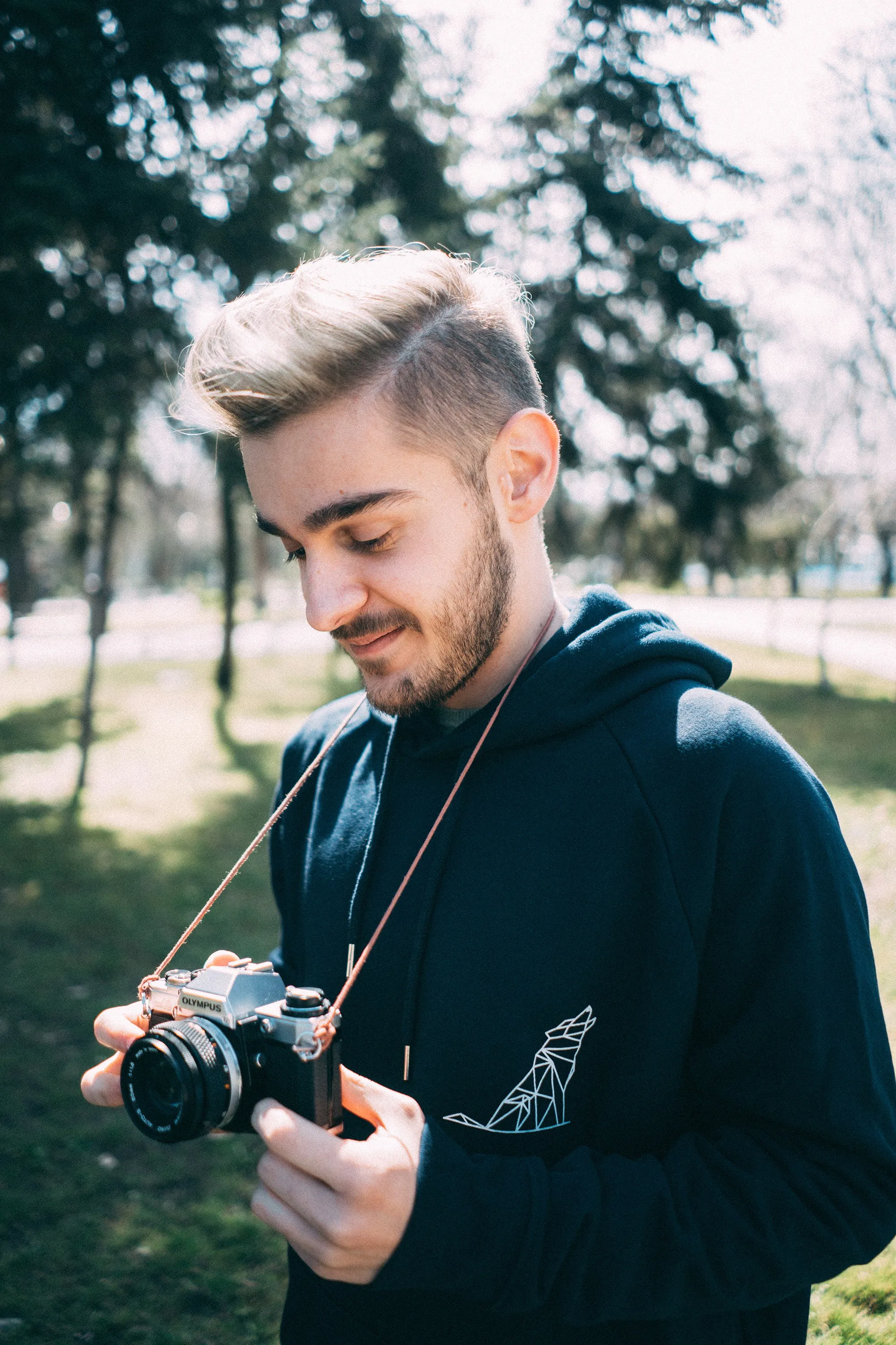 Men's Hoodie | Simplistic Wolf