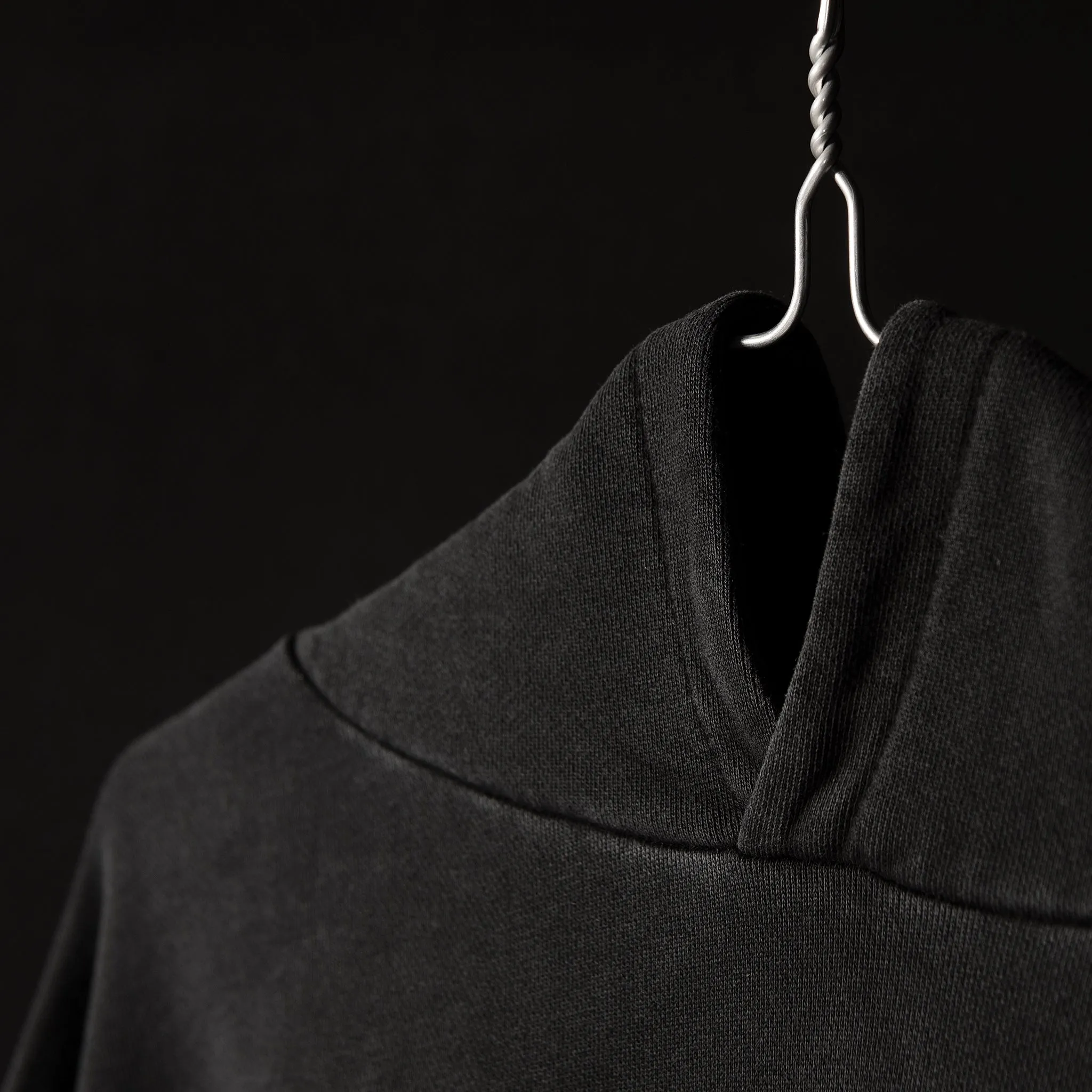 SCHWARZ - OVERSIZED HOODIE