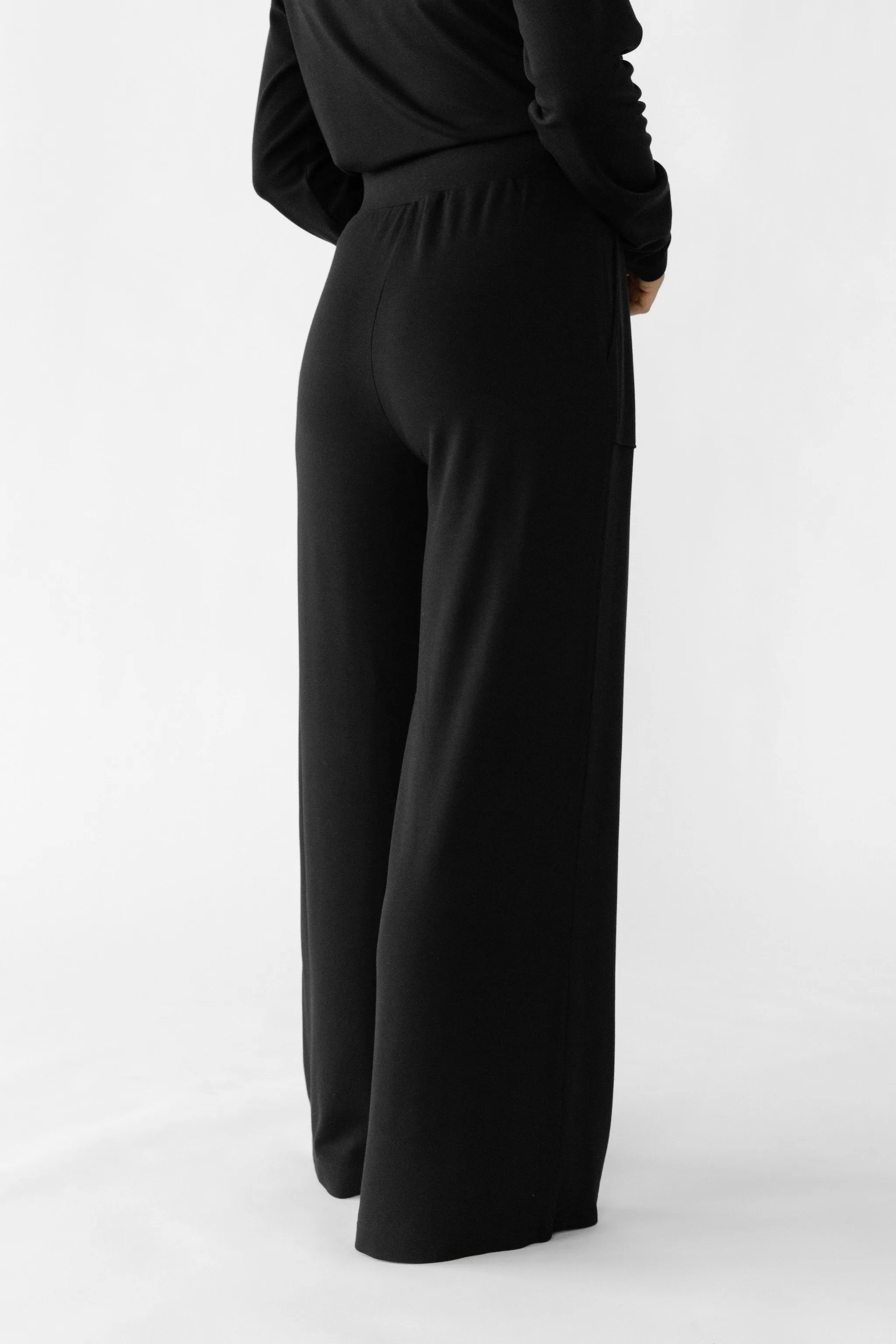 Women's Ultra-Soft Bamboo Wide Leg Patch Pocket Pant