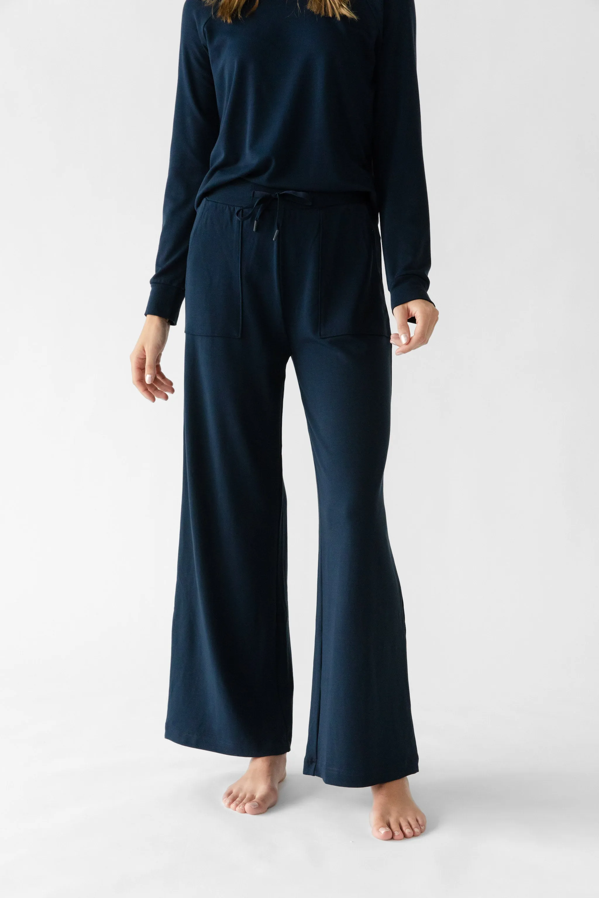 Women's Ultra-Soft Bamboo Wide Leg Patch Pocket Pant
