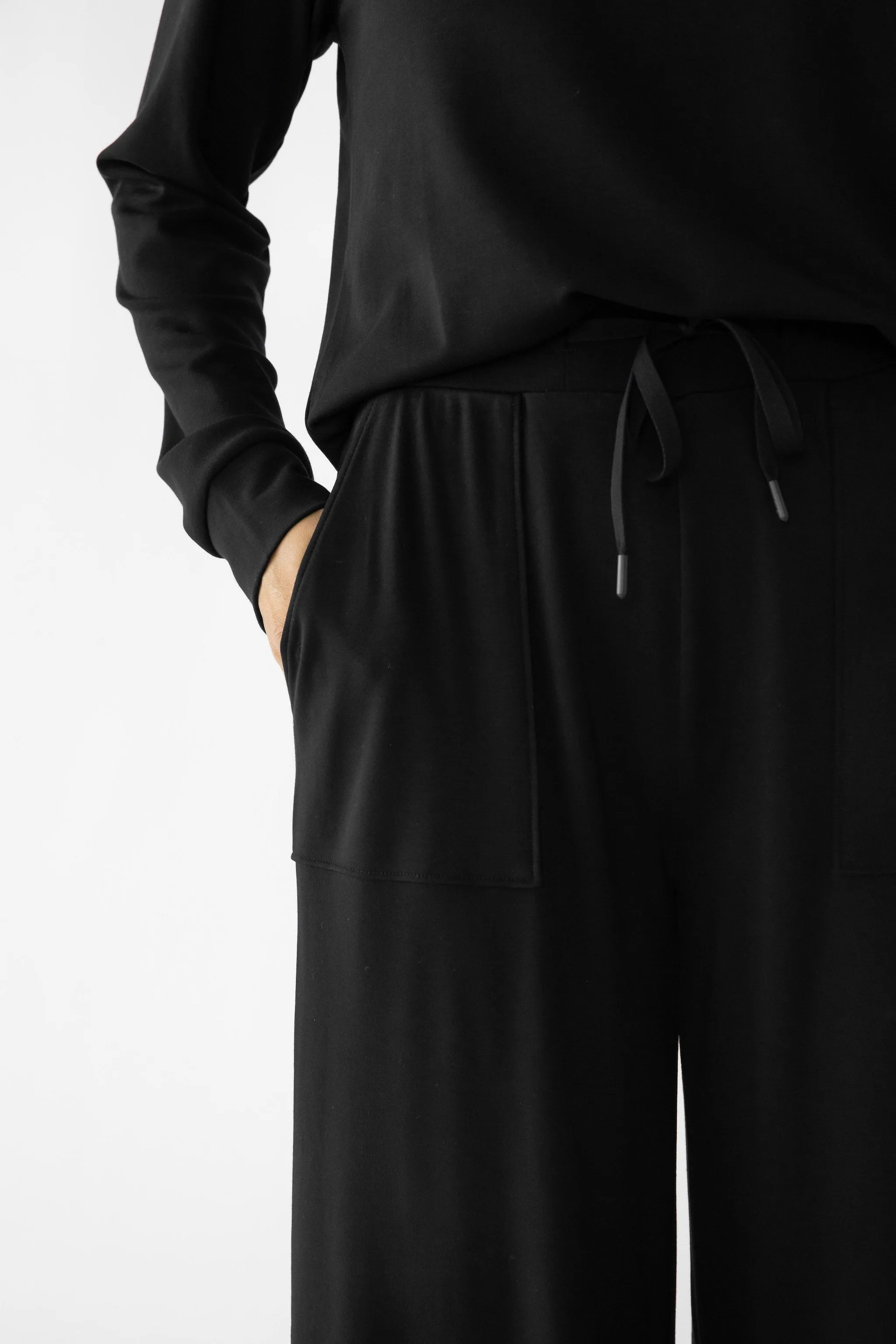 Women's Ultra-Soft Bamboo Wide Leg Patch Pocket Pant
